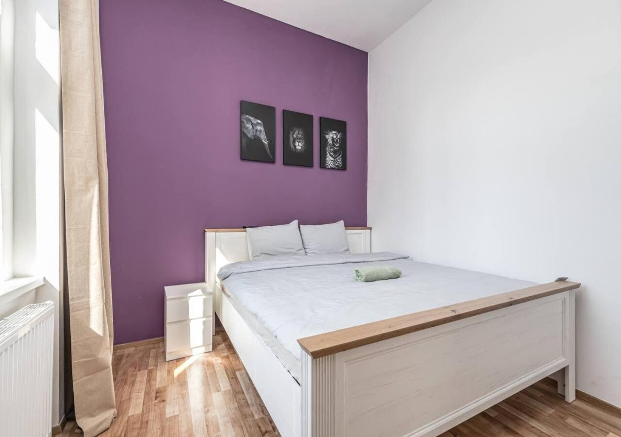 Crimson Charm Apartment Prague Exterior photo
