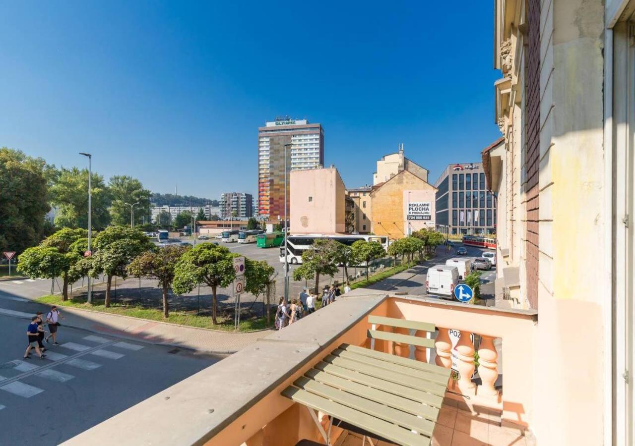 Crimson Charm Apartment Prague Exterior photo